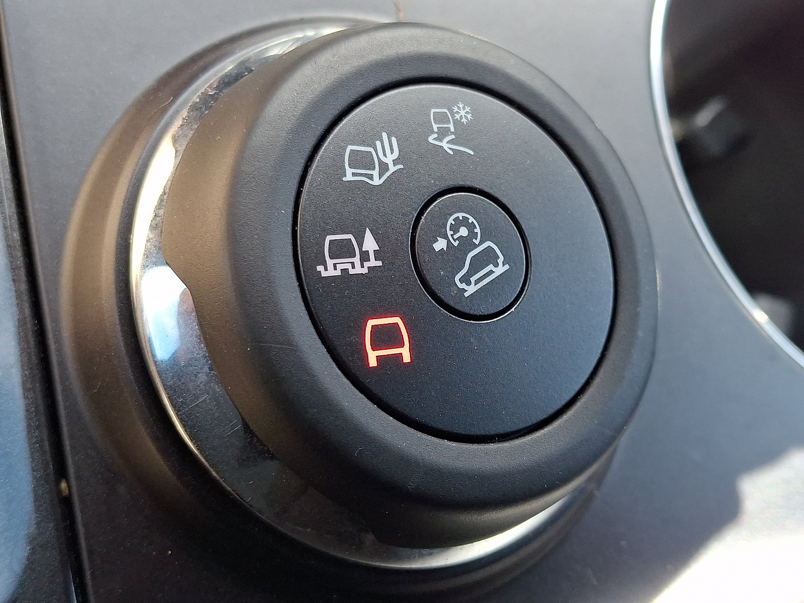 Used 2018 Ford Explorer XLT AWD/4WD image 24