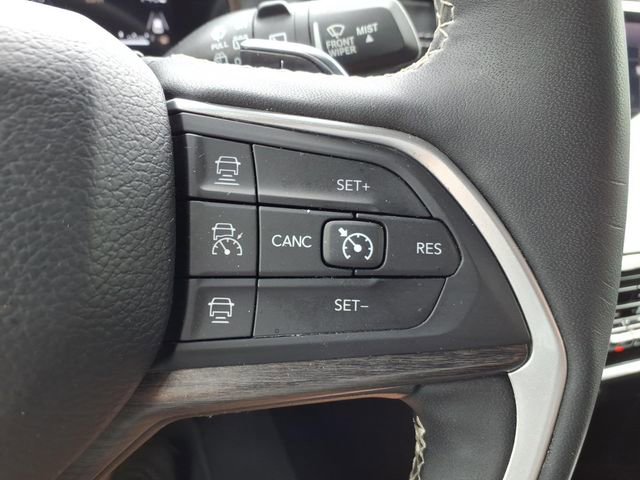 Used 2024 Jeep Grand Cherokee Limited RWD image 25