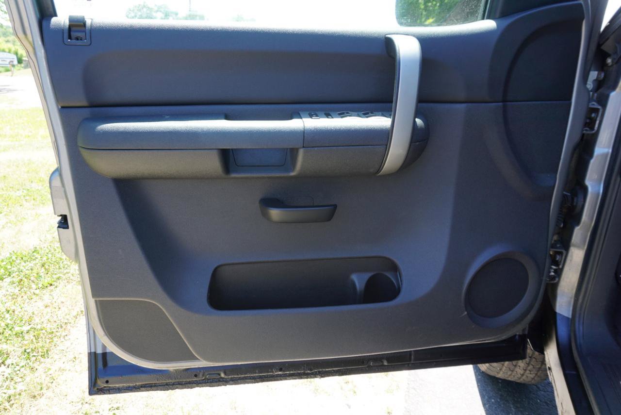 Used 2008 Chevrolet Silverado 1500 LT w/ Power Pack Plus AWD/4WD image 23