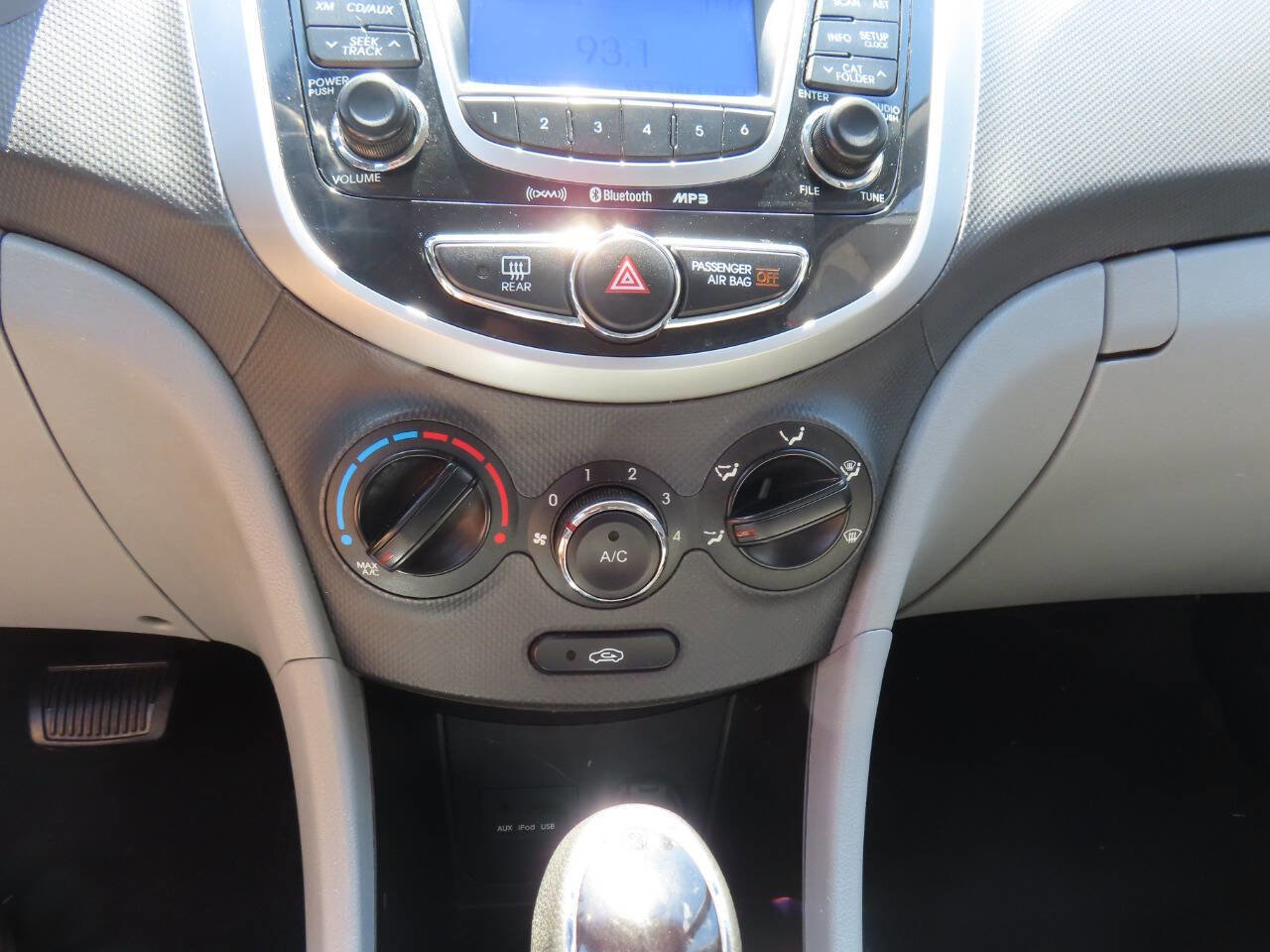 Used 2012 Hyundai Accent GLS w/ Premium Pkg 3 FWD image 26