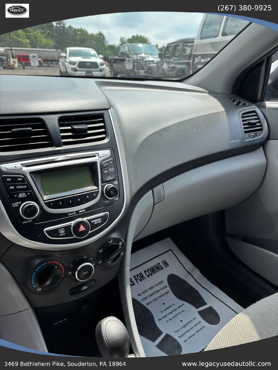 Used 2012 Hyundai Accent GLS FWD image 21