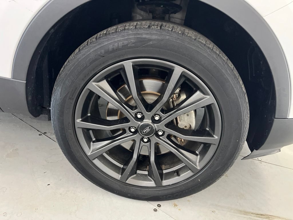 Used 2017 Ford Explorer XLT w/ Equipment Group 202A AWD/4WD image 17