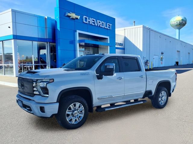 Used 2024 Chevrolet Silverado 3500 High Country w/ Technology Package AWD/4WD image 8