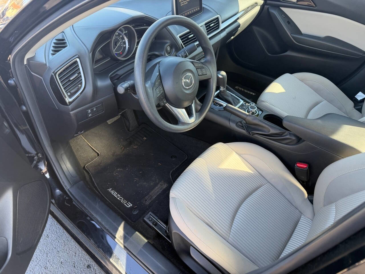 Used 2016 MAZDA MAZDA3 i Sport w/ Preferred Equipment Package image 7