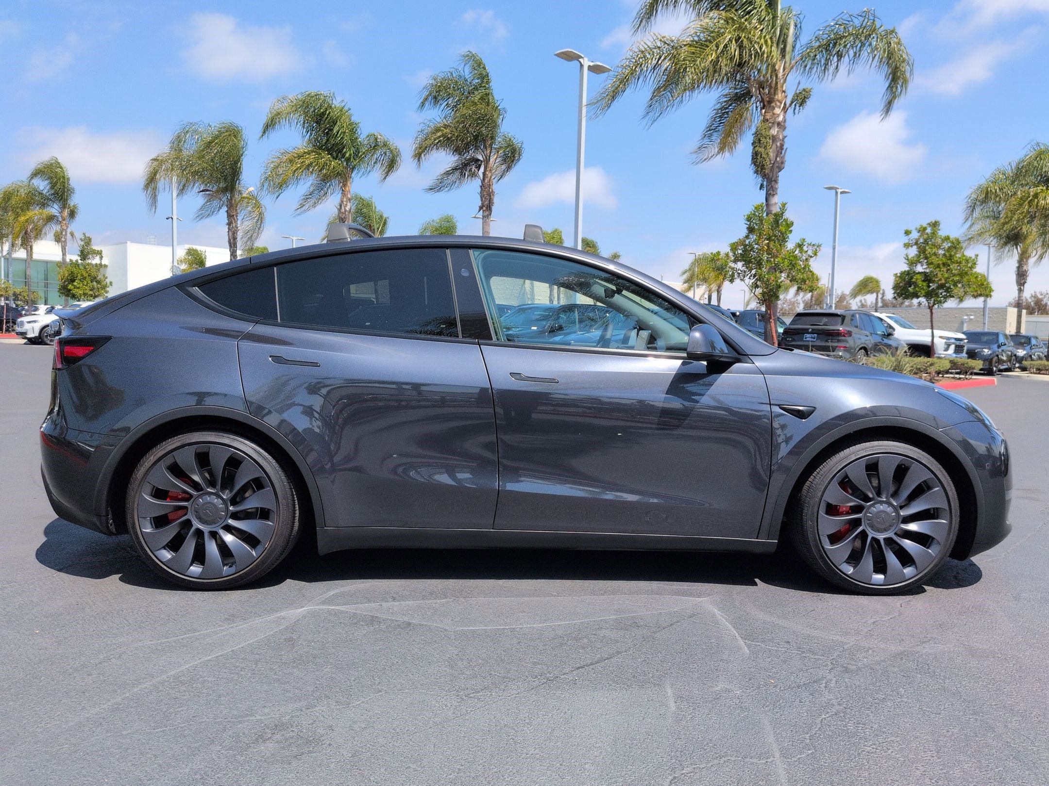 Used 2025 Tesla Model Y Performance AWD/4WD image 11