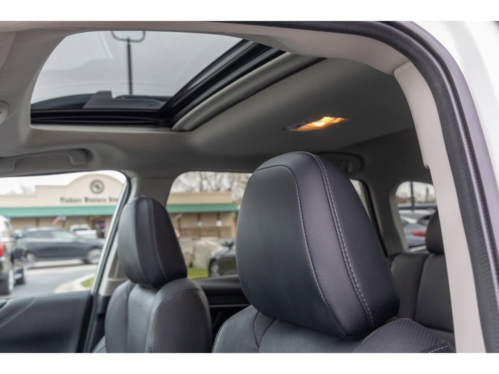 Used 2021 Subaru Outback Limited image 18