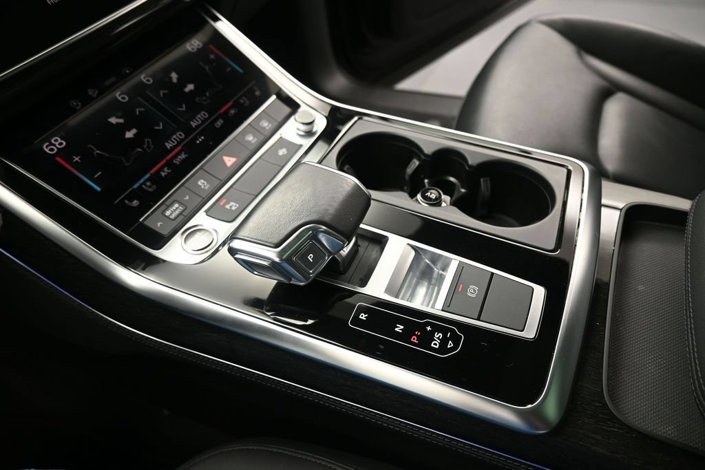 Used 2022 Audi Q7 3.0T Premium Plus w/ Premium Plus Package AWD/4WD image 18