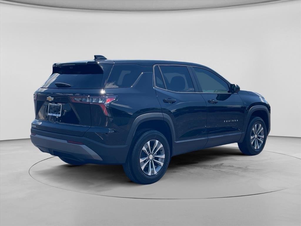 New 2026 Chevrolet Equinox LT w/ Safety and Technology Package FWD image 7