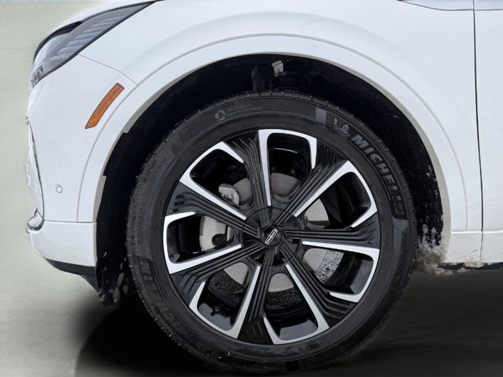 Used 2024 Lincoln Nautilus Reserve w/ Equipment Group 202A image 8