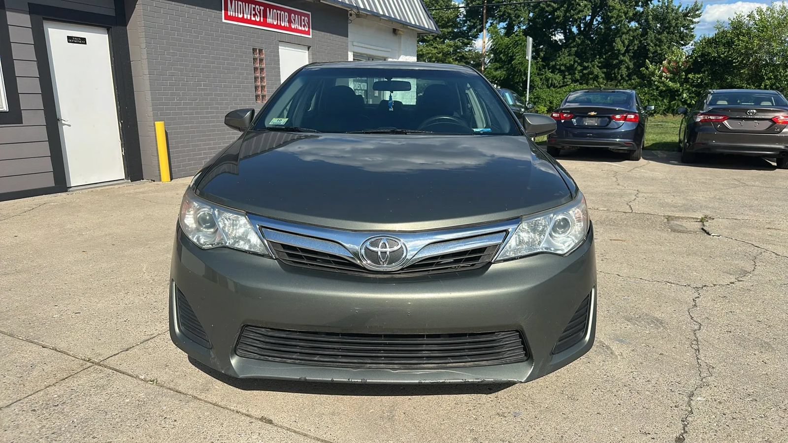 Used 2014 Toyota Camry LE FWD image 8