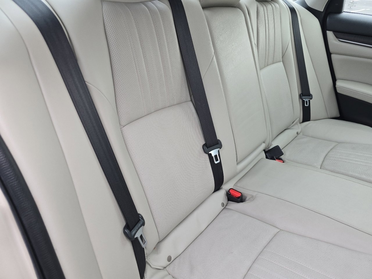 Certified 2018 Honda Accord EX-L image 22