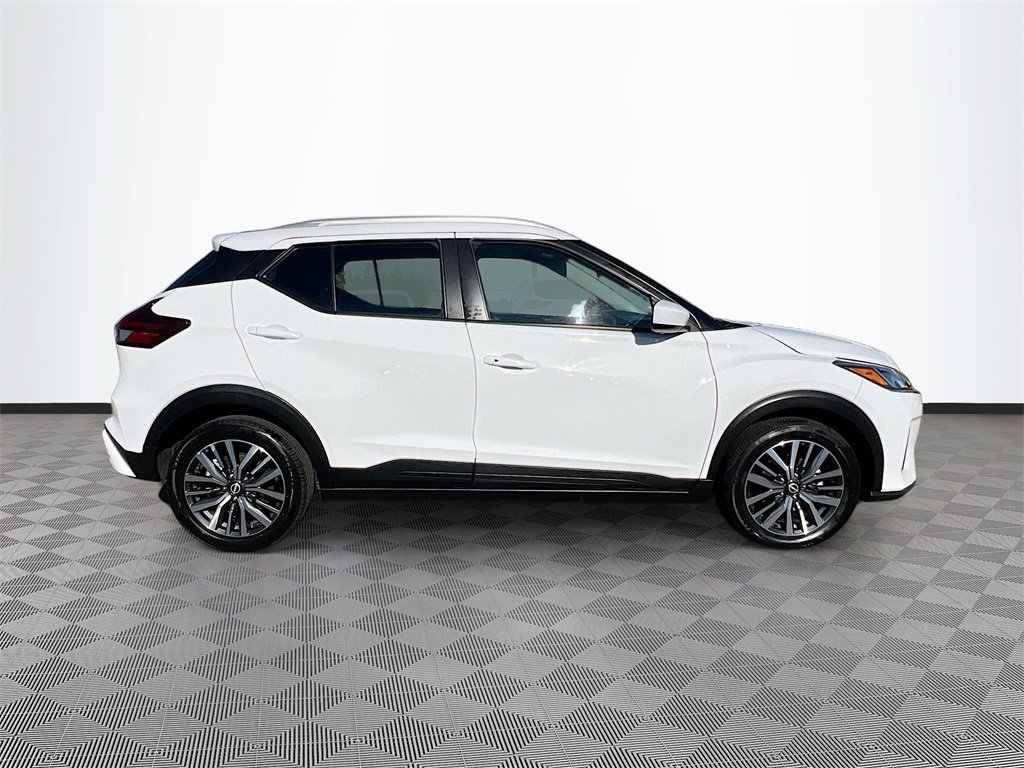Used 2024 Nissan Kicks SV image 8
