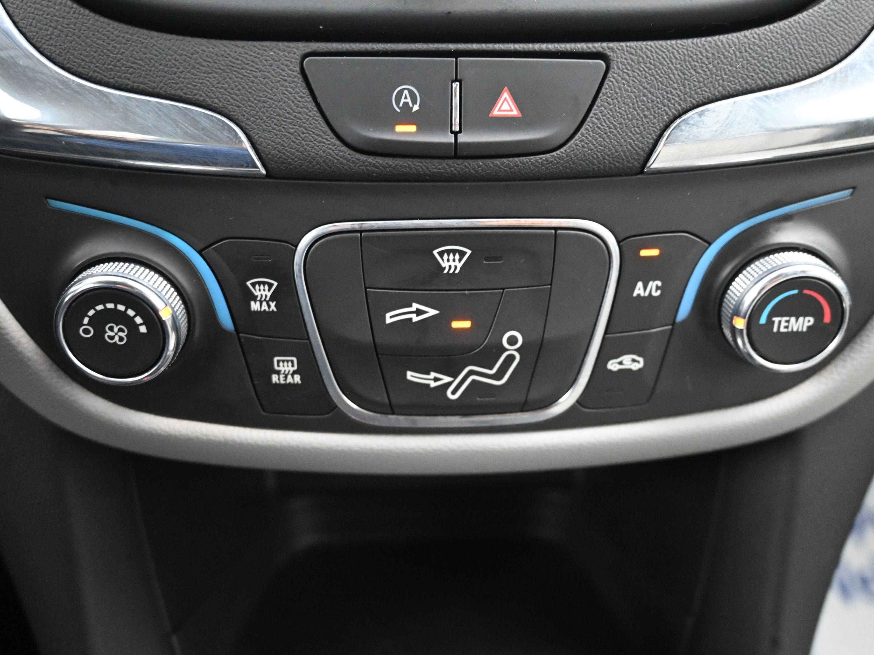 Certified 2022 Chevrolet Equinox LS w/ LS Convenience Package AWD/4WD image 16