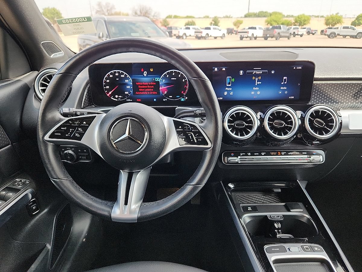 Used 2025 Mercedes-Benz GLB 250 4MATIC image 6