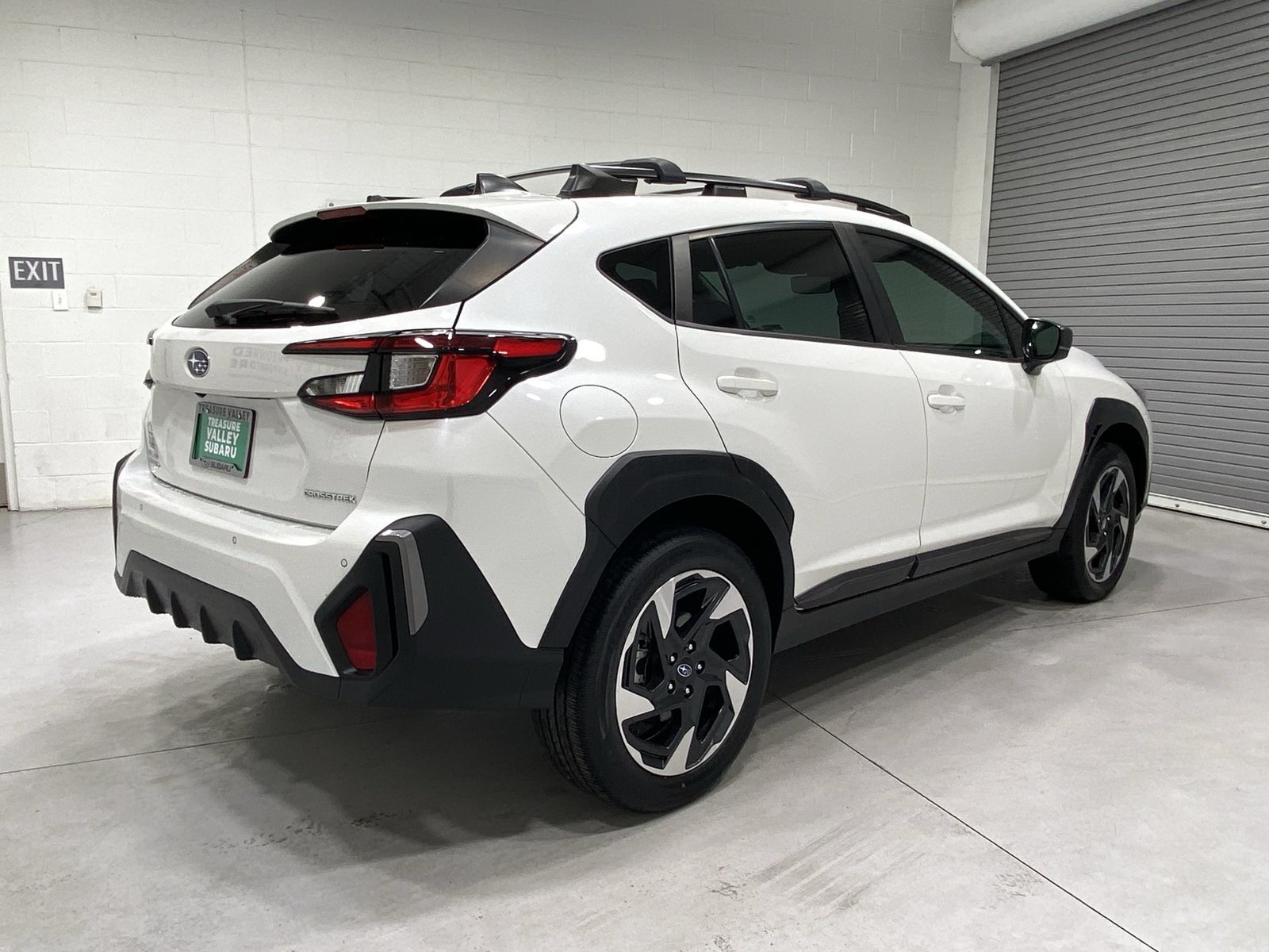 Used 2024 Subaru Crosstrek 2.5i Limited w/ Crosstrek Mirror Package AWD/4WD image 8