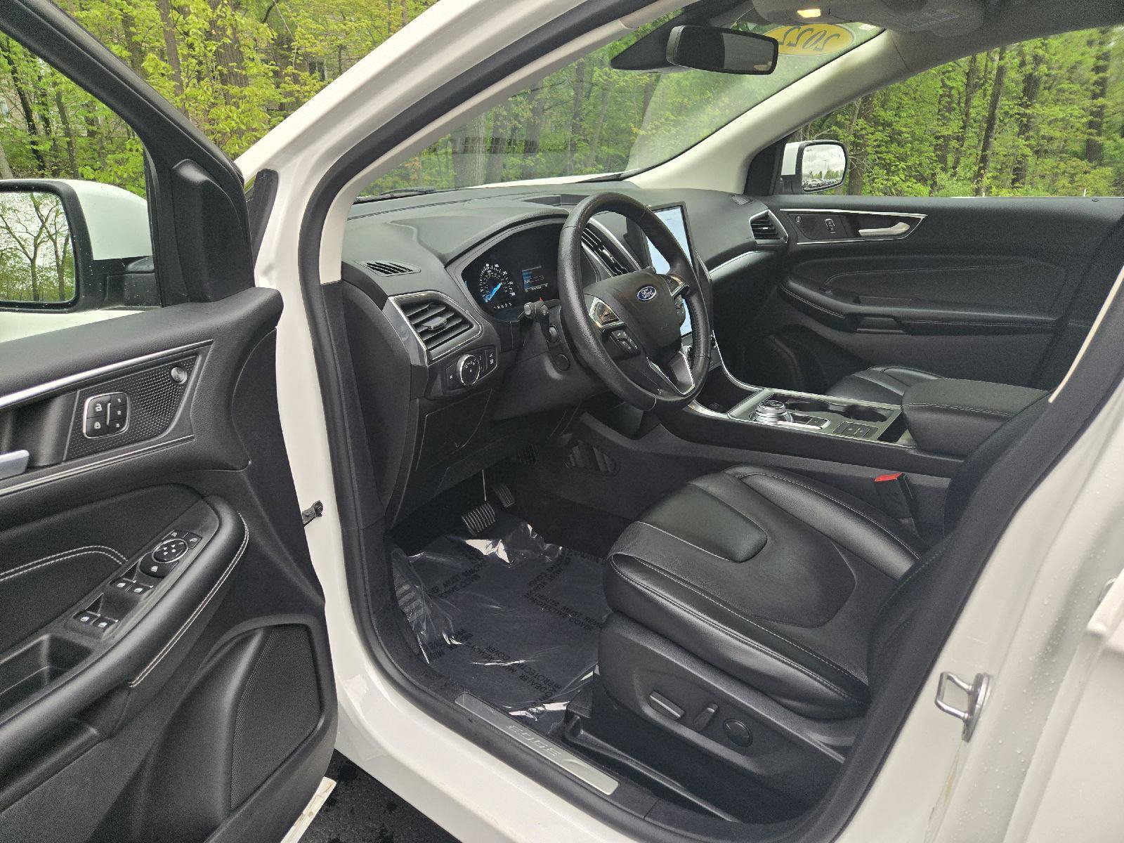 Used 2022 Ford Edge Titanium w/ Equipment Group 301A AWD/4WD image 12