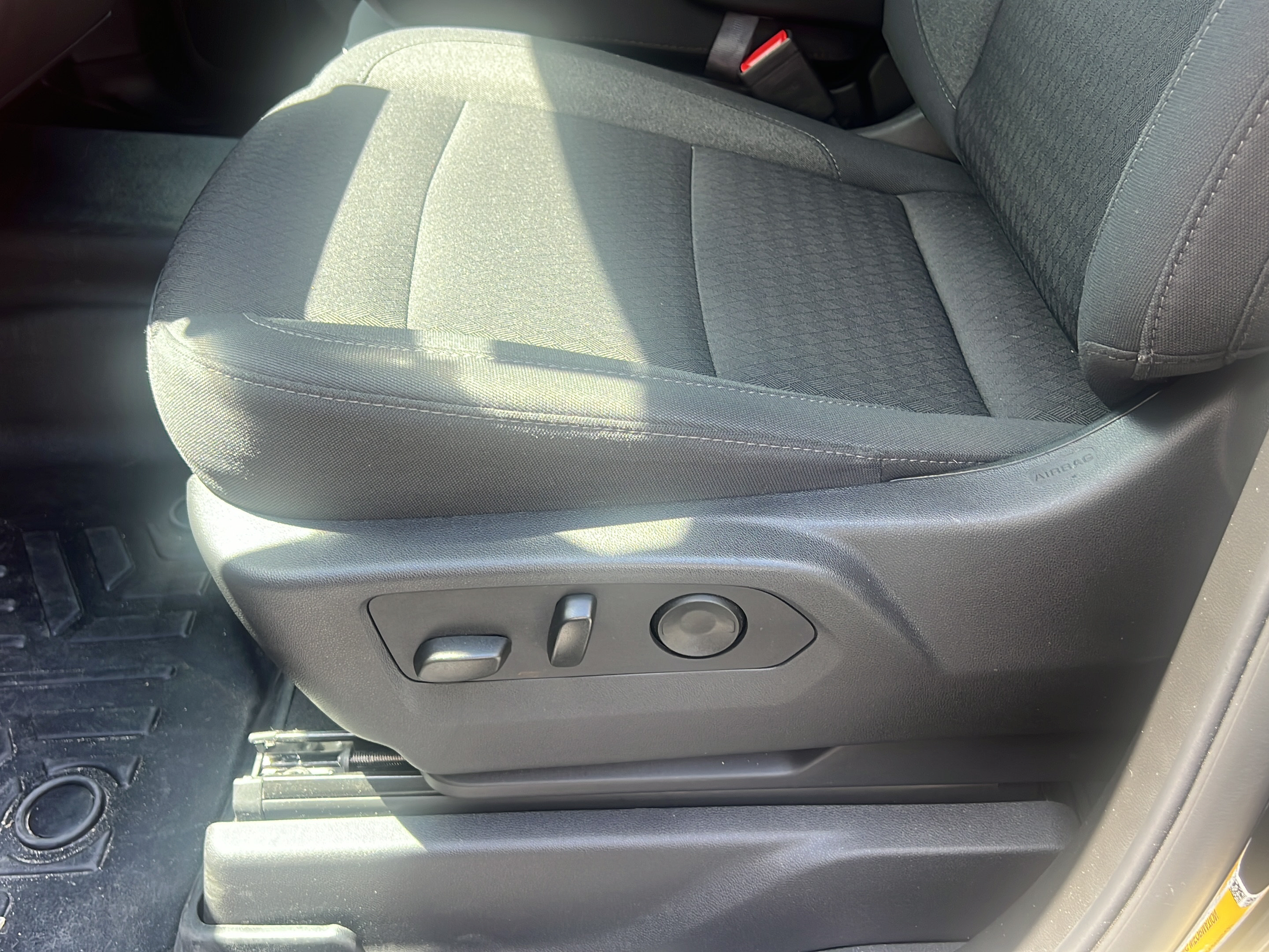 Used 2025 Chevrolet Silverado 2500 Custom w/ Custom Value Package AWD/4WD image 17
