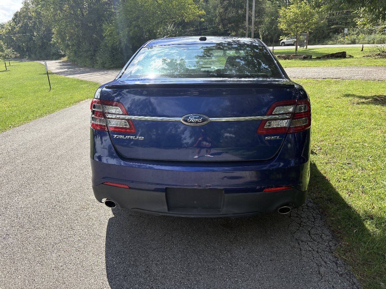 Used 2014 Ford Taurus SEL FWD image 8