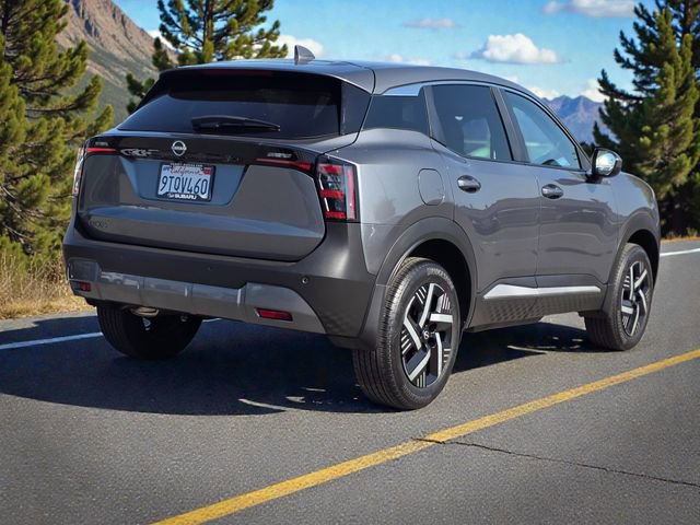 Used 2025 Nissan Kicks SV image 7