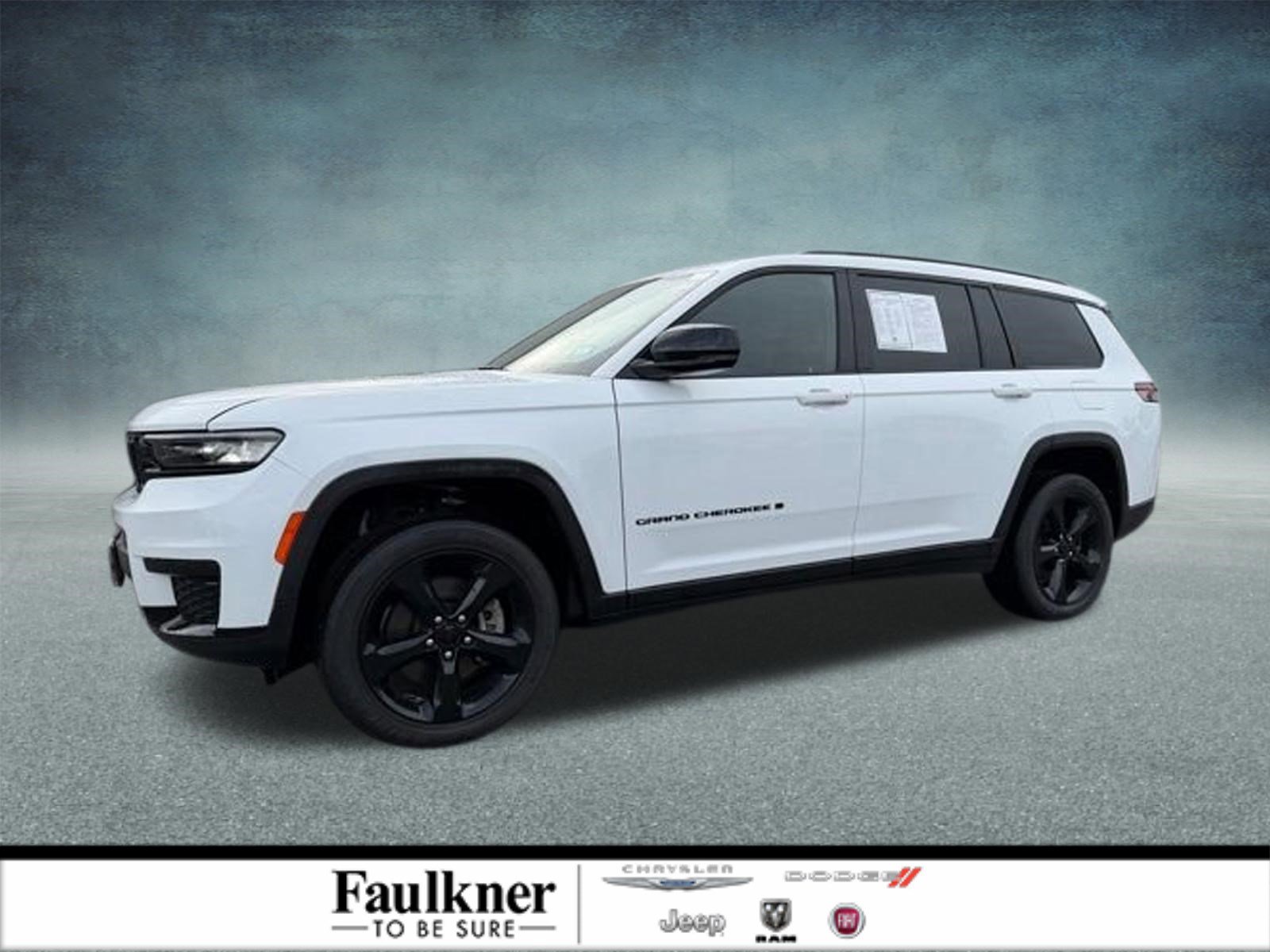 Used 2022 Jeep Grand Cherokee L Laredo image 1