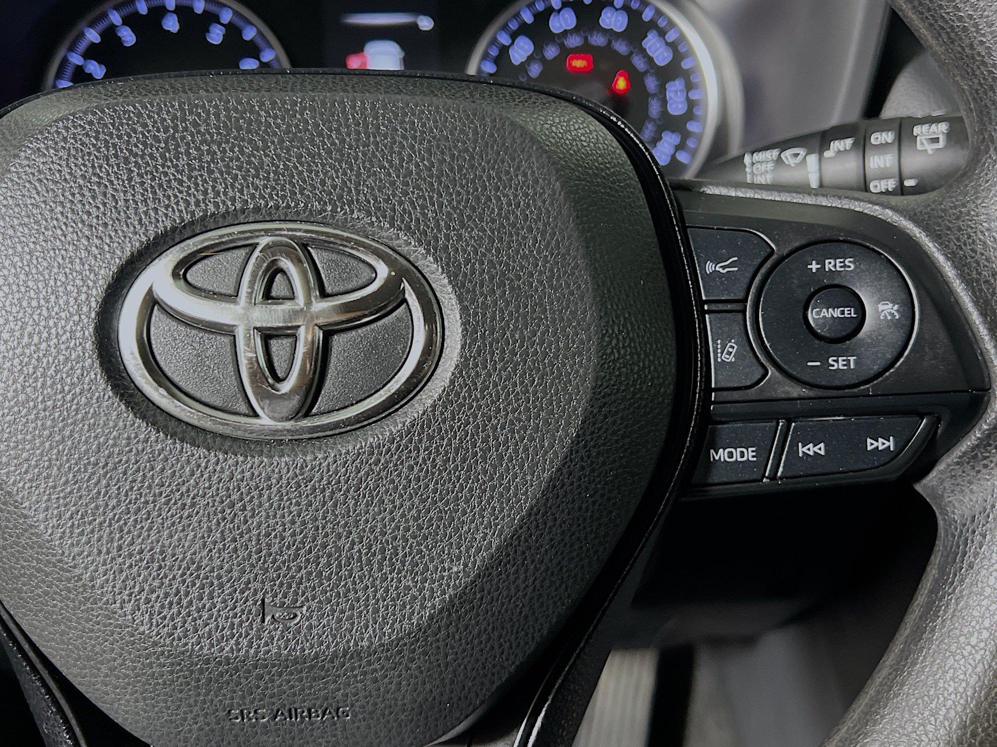 Used 2019 Toyota RAV4 XLE w/ Convenience Package FWD image 20