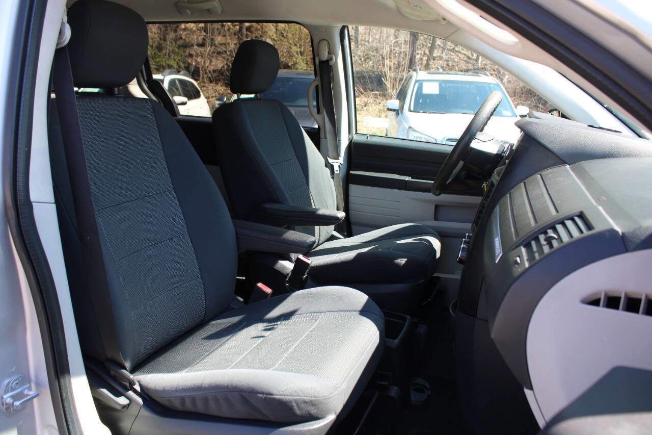 Used 2009 Dodge Grand Caravan SE image 25