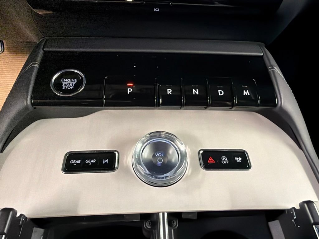 New 2026 Lincoln Navigator Reserve w/ Jet Appearance Package AWD/4WD image 15
