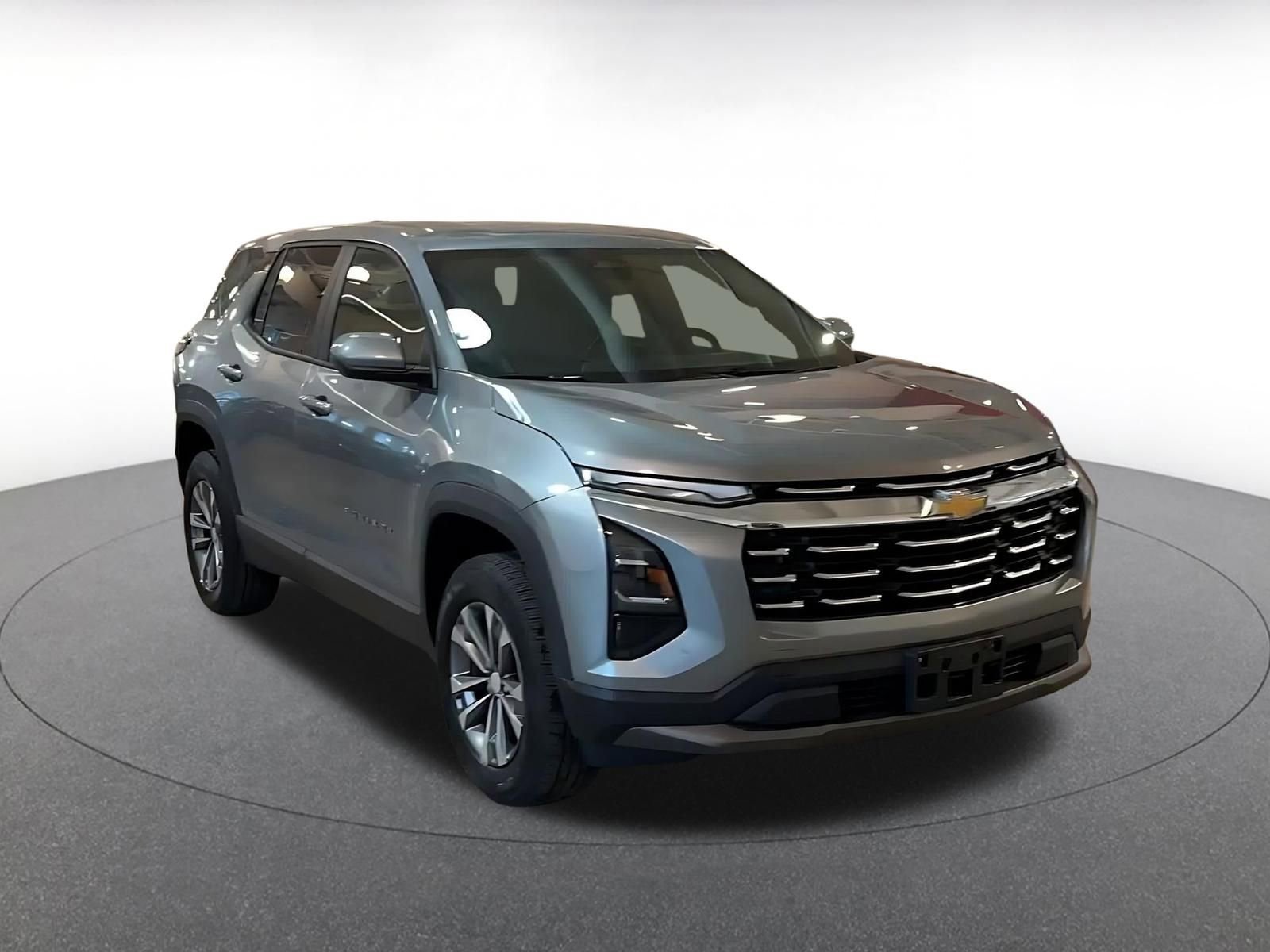 Used 2025 Chevrolet Equinox LT FWD image 3
