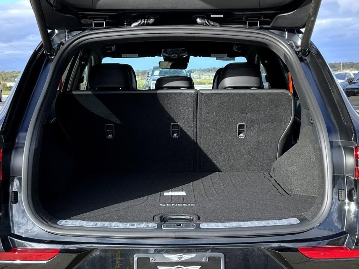 New 2026 Genesis GV70 3.5T Sport Advanced image 9