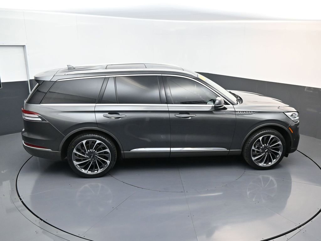 Used 2020 Lincoln Aviator Reserve w/ Equipment Group 202A image 16
