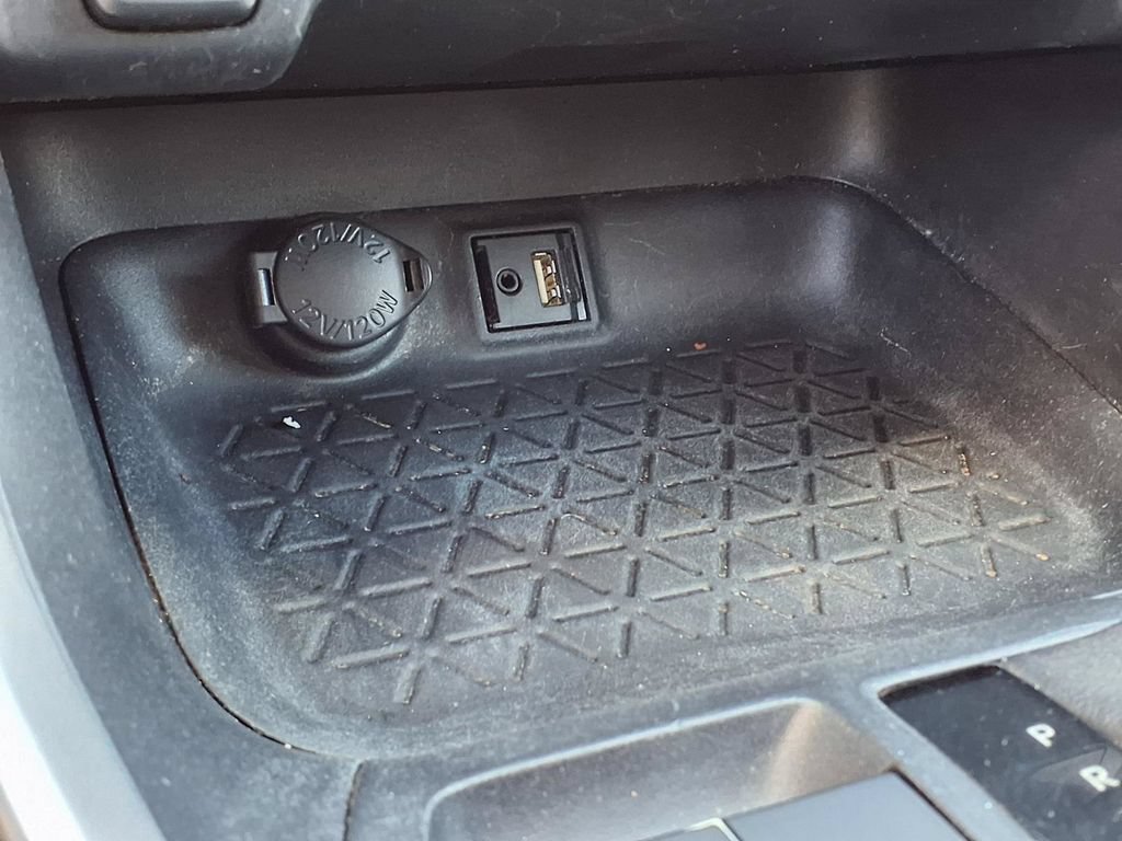 Used 2019 Toyota RAV4 LE FWD image 26
