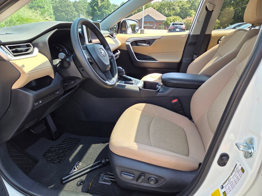 Certified 2024 Toyota RAV4 XLE w/ Convenience Package FWD image 5