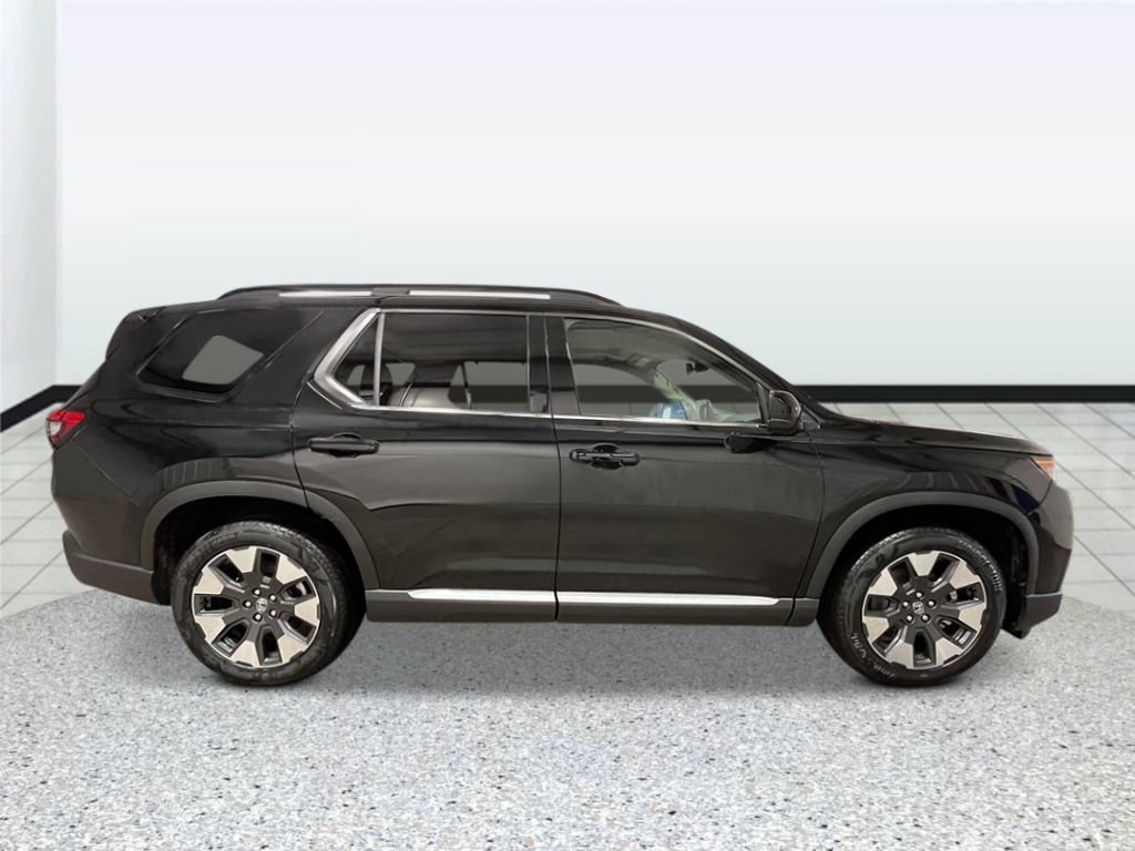 New 2026 Honda Pilot Touring image 2