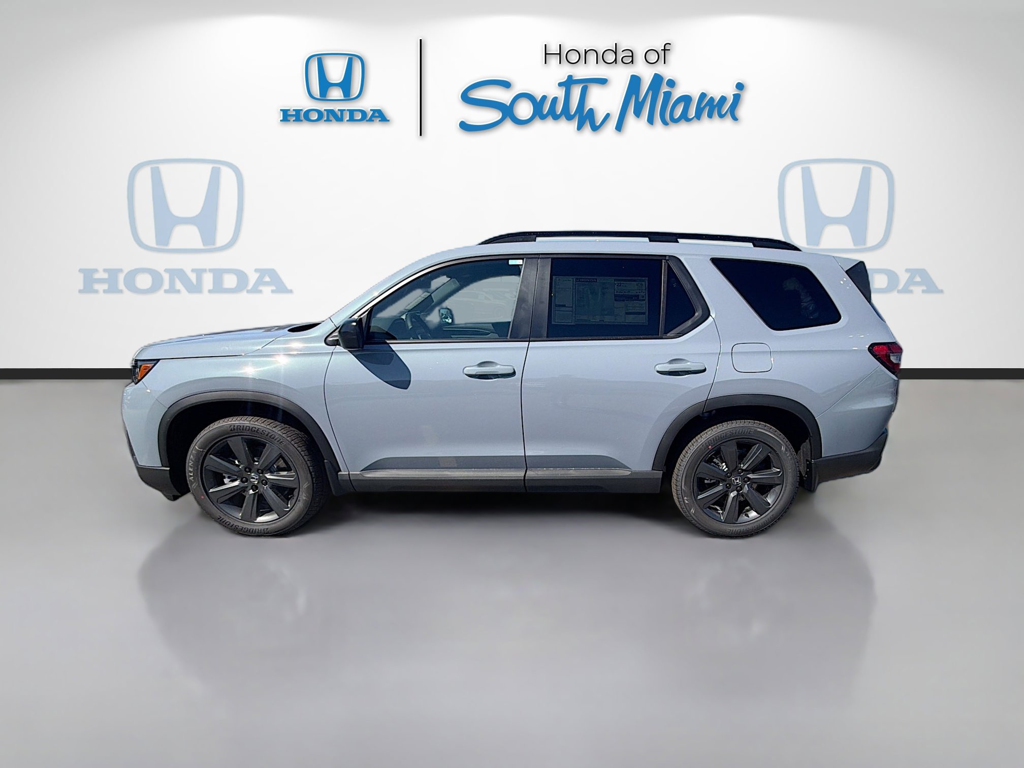 New 2026 Honda Pilot Sport image 4