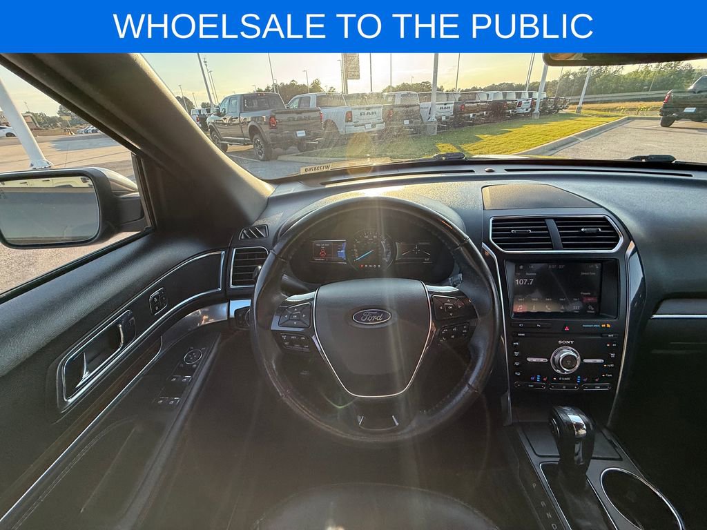 Used 2019 Ford Explorer Limited w/ Class III Trailer Tow Package FWD image 28