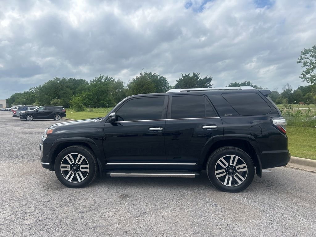 Used 2018 Toyota 4Runner Limited AWD/4WD image 9