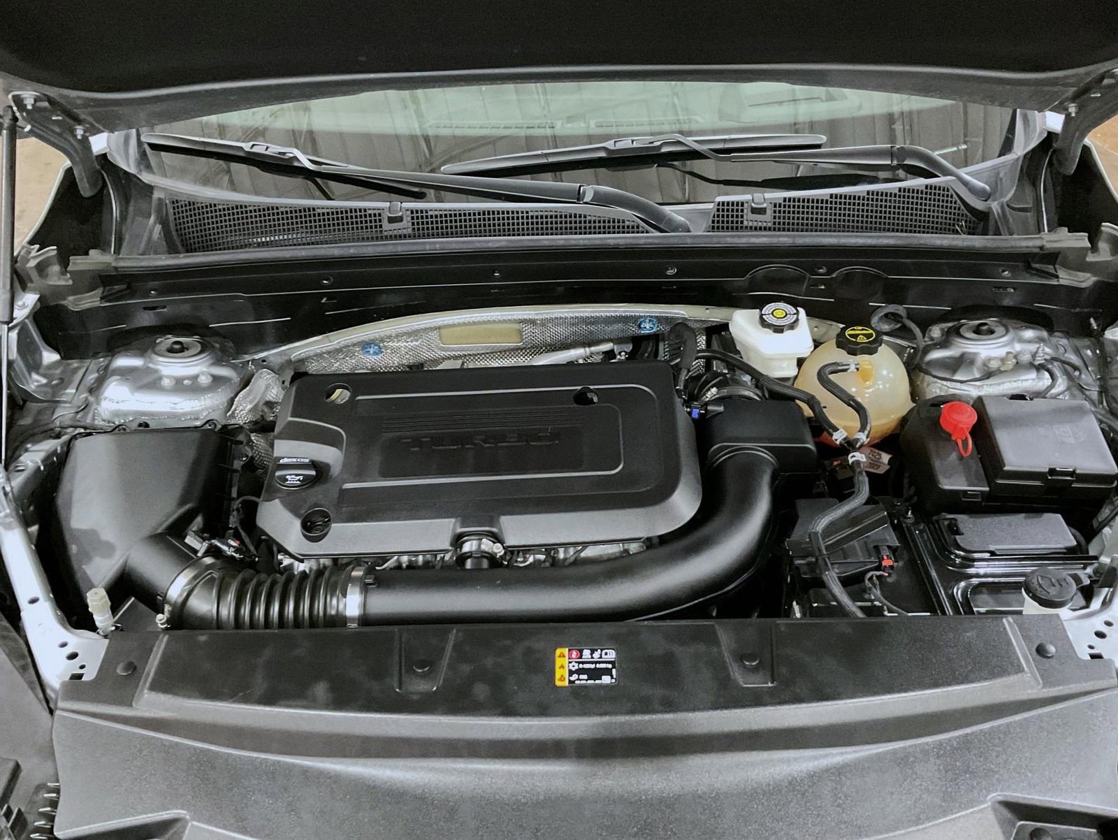 Certified 2025 Buick Envision Sport Touring image 24