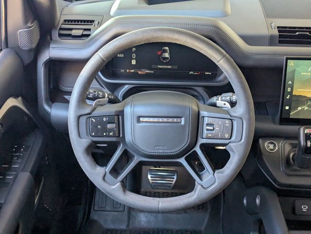 Used 2023 Land Rover Defender 110 image 18