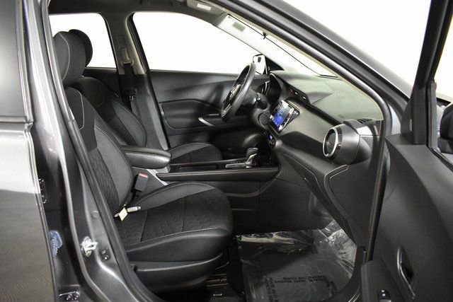 Used 2021 Nissan Kicks SV image 32