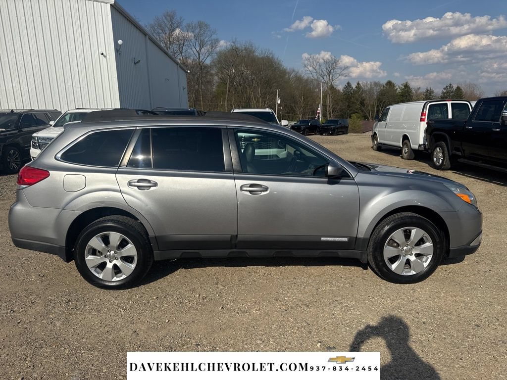 Used 2010 Subaru Outback 2.5i Limited AWD/4WD image 6