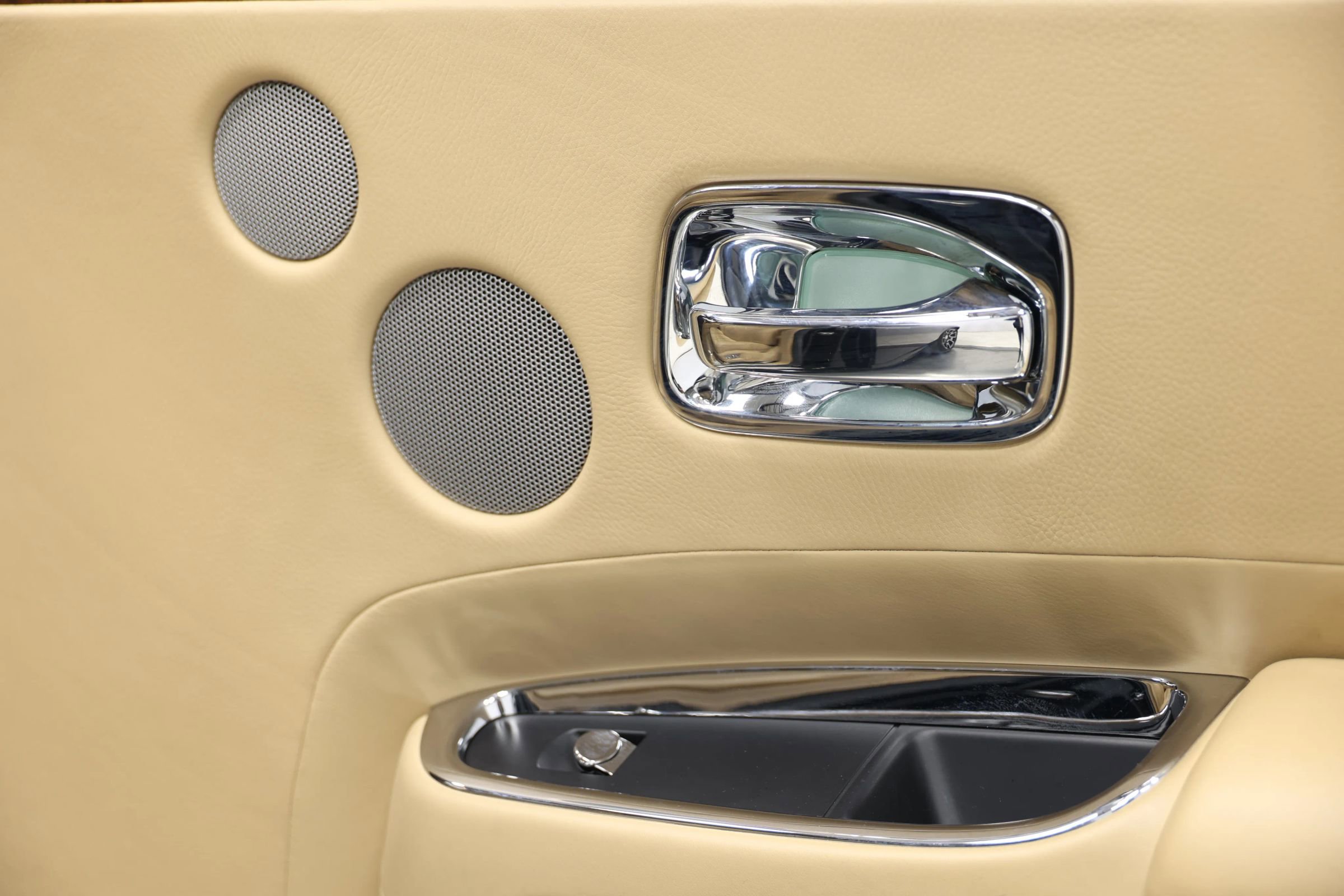 Used 2015 Rolls-Royce Ghost image 99