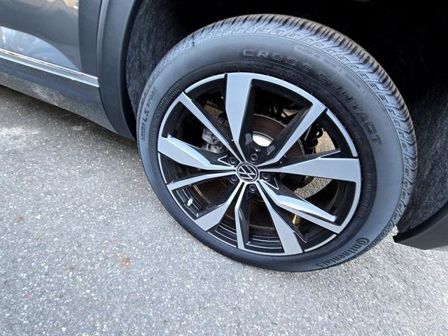 New 2025 Volkswagen Atlas Cross Sport SEL Premium R-Line image 19