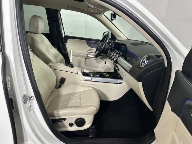Used 2022 Mercedes-Benz GLB 250 4MATIC image 27