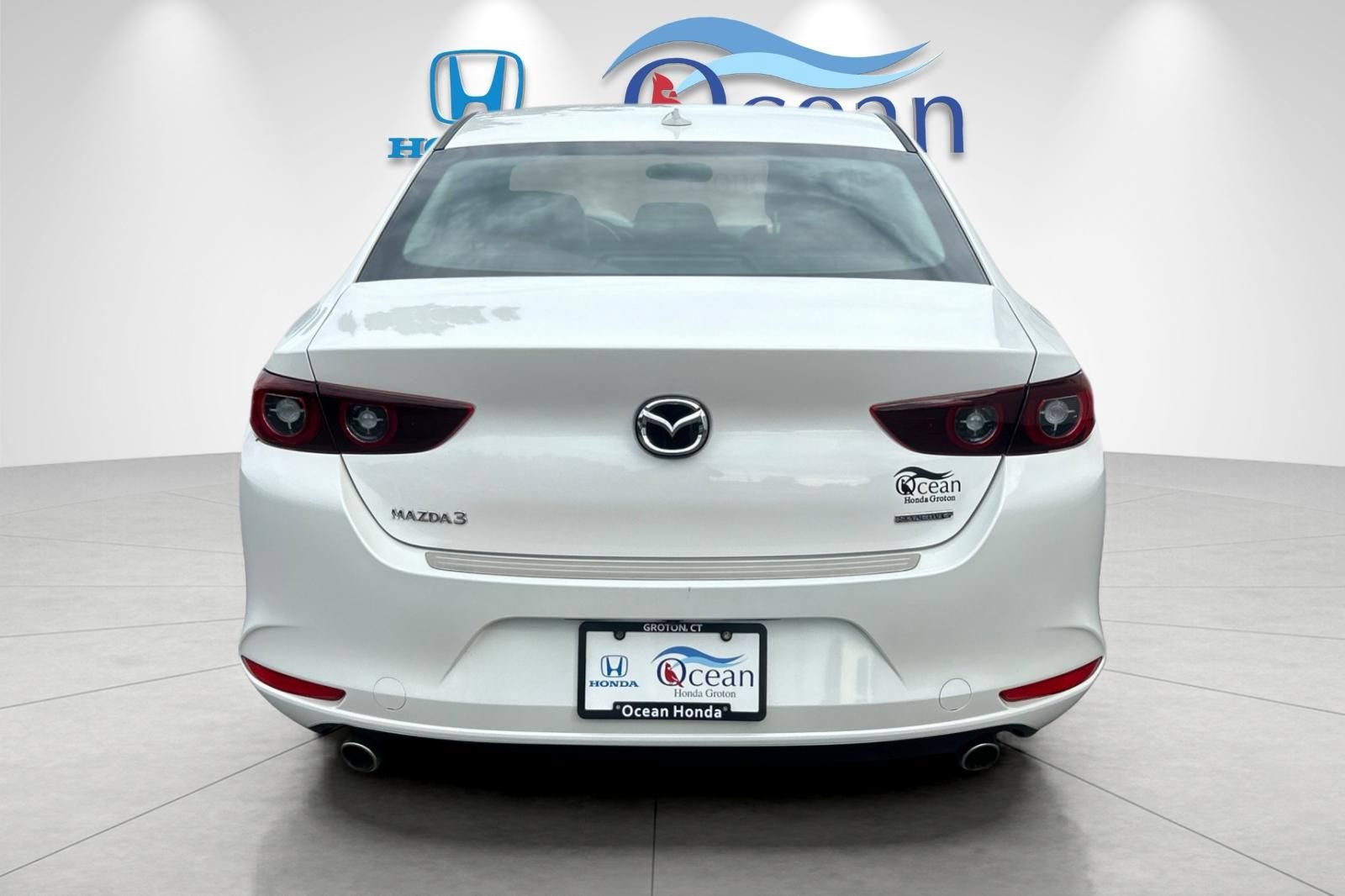 Used 2022 MAZDA MAZDA3 s FWD image 4