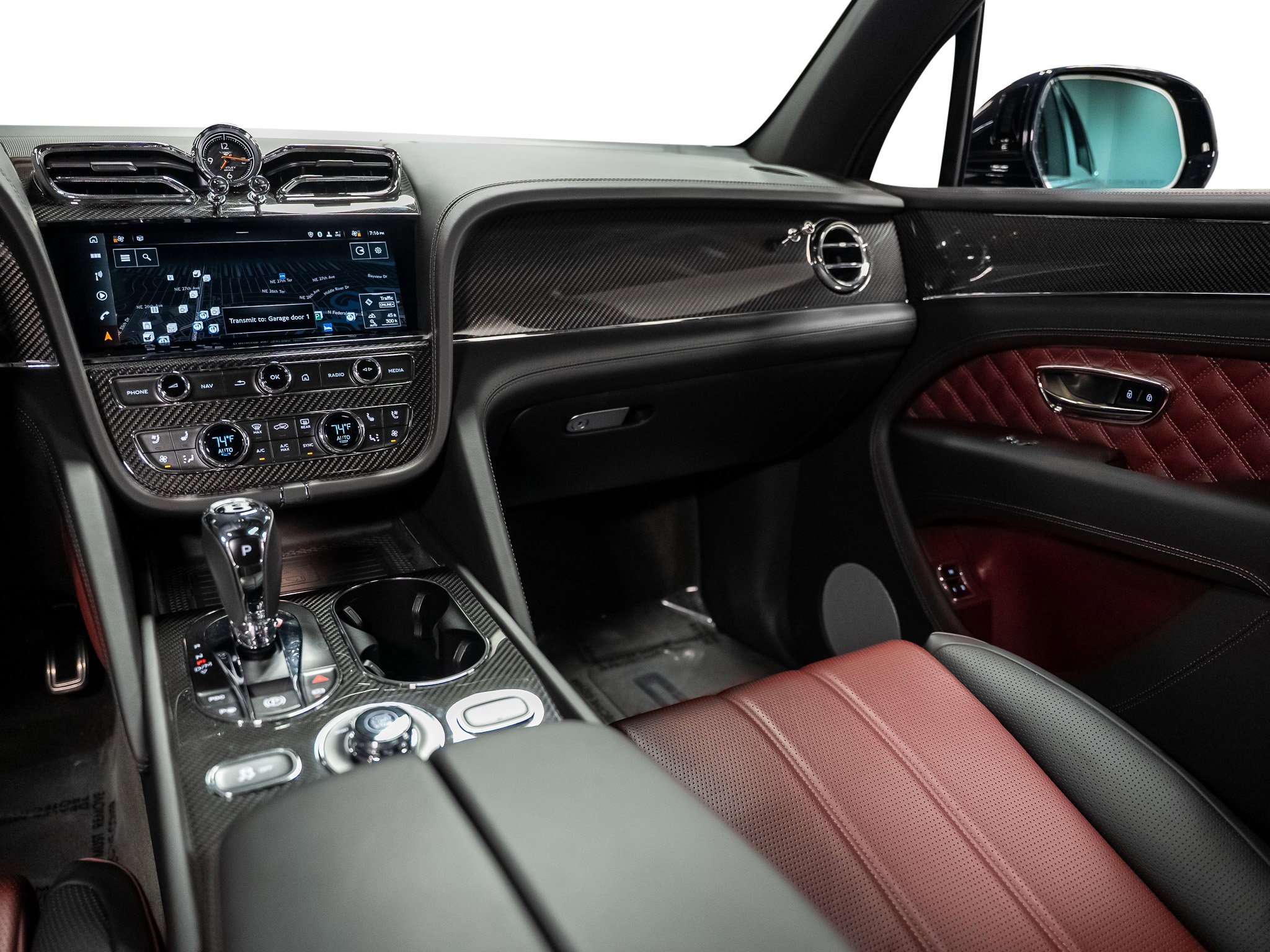 Used 2022 Bentley Bentayga image 41