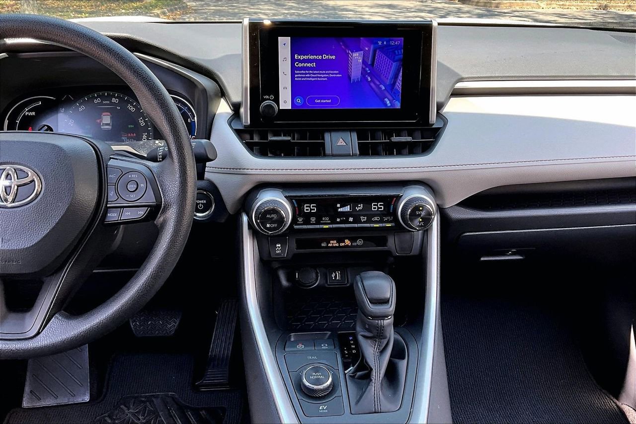 Used 2025 Toyota RAV4 XLE w/ Convenience Package image 9
