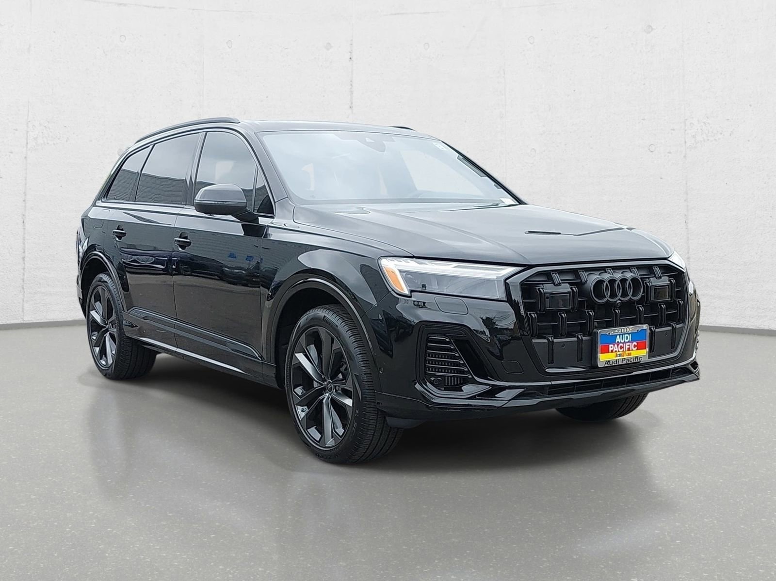 Used 2025 Audi Q7 3.0T Premium Plus w/ Premium Plus Package AWD/4WD image 3
