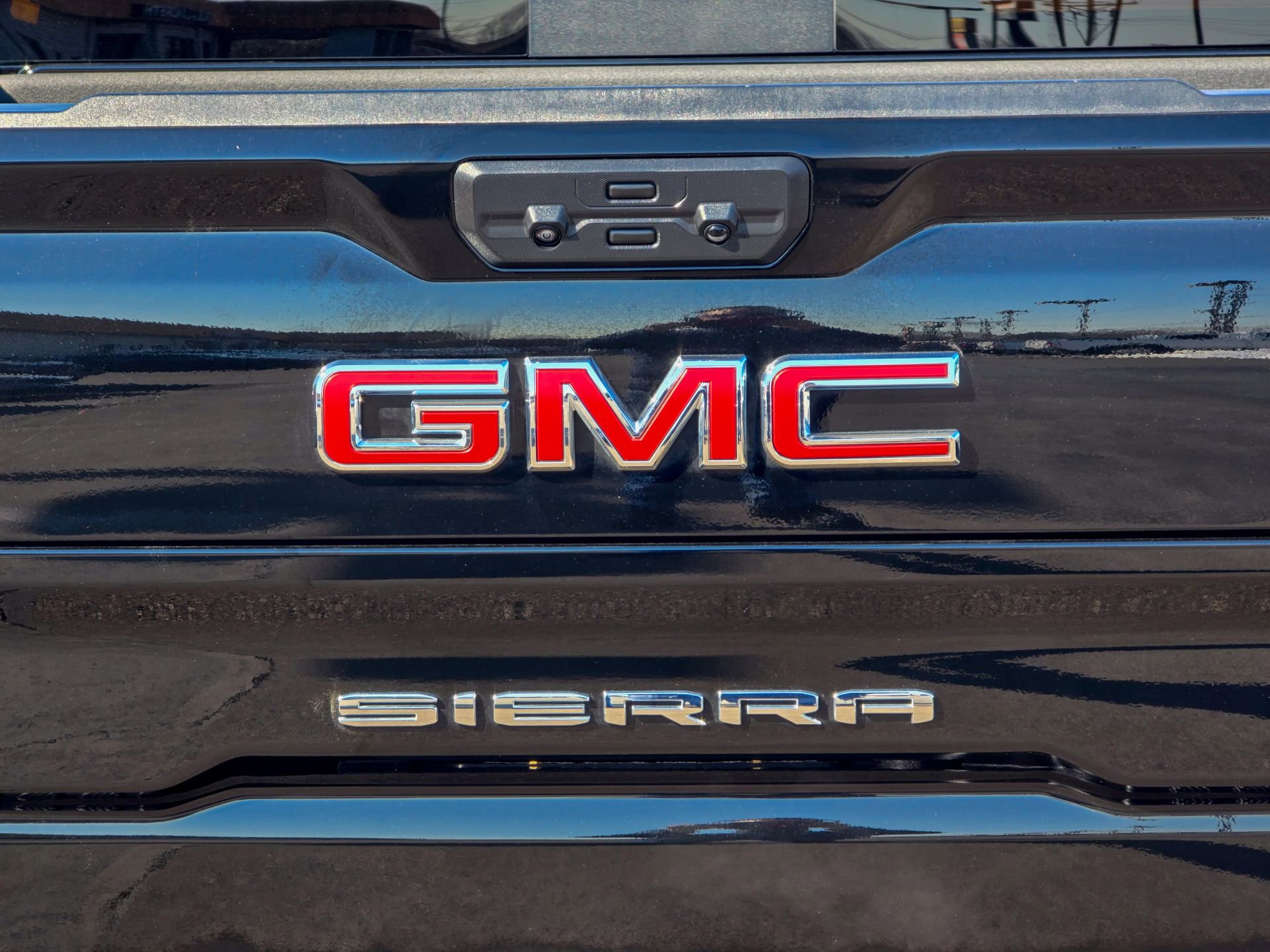 Used 2024 GMC Sierra 1500 AT4 w/ Technology Package image 18