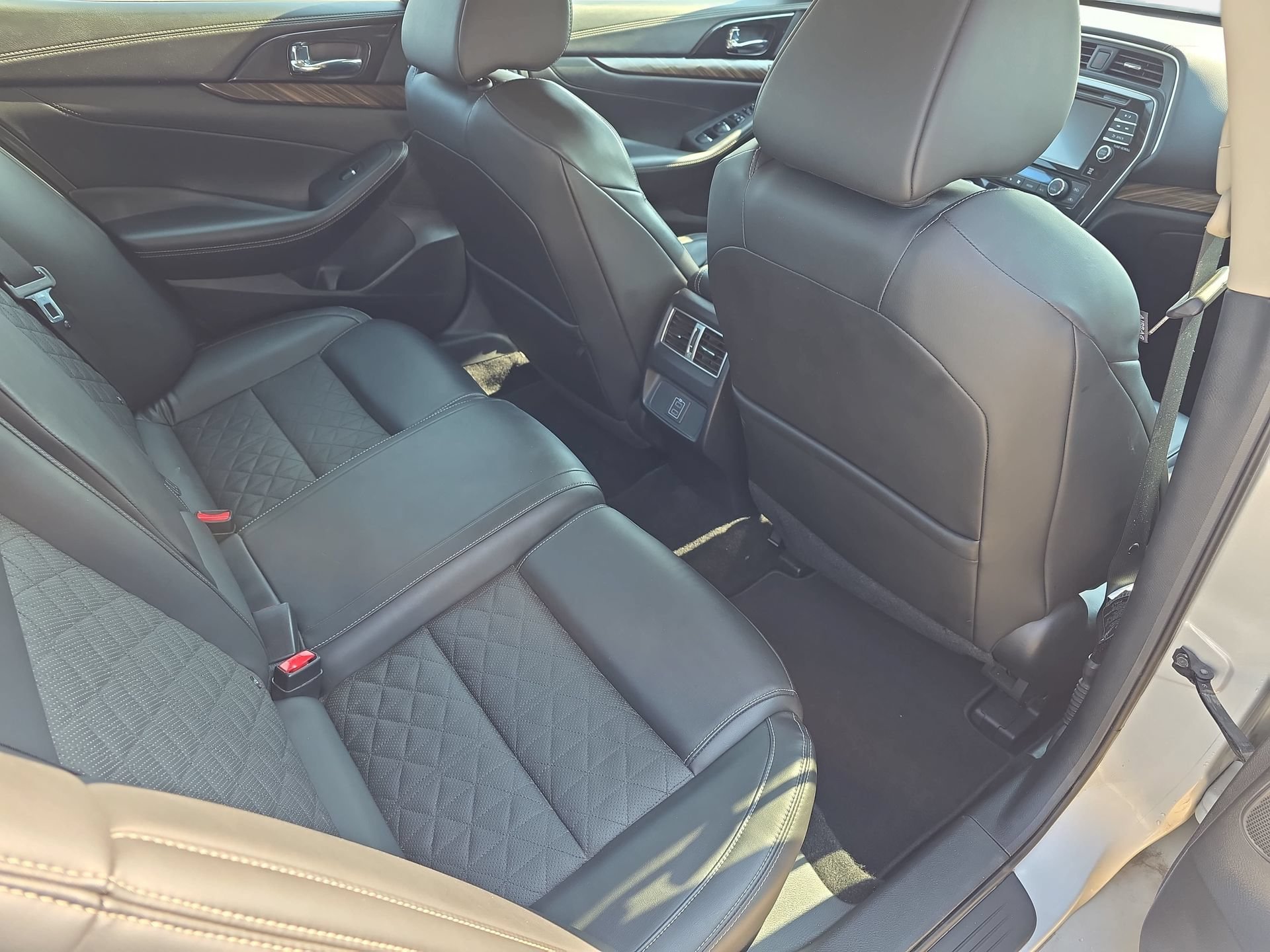 Used 2018 Nissan Maxima Platinum FWD image 11
