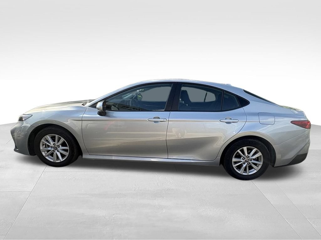 Used 2025 Toyota Camry LE FWD image 8